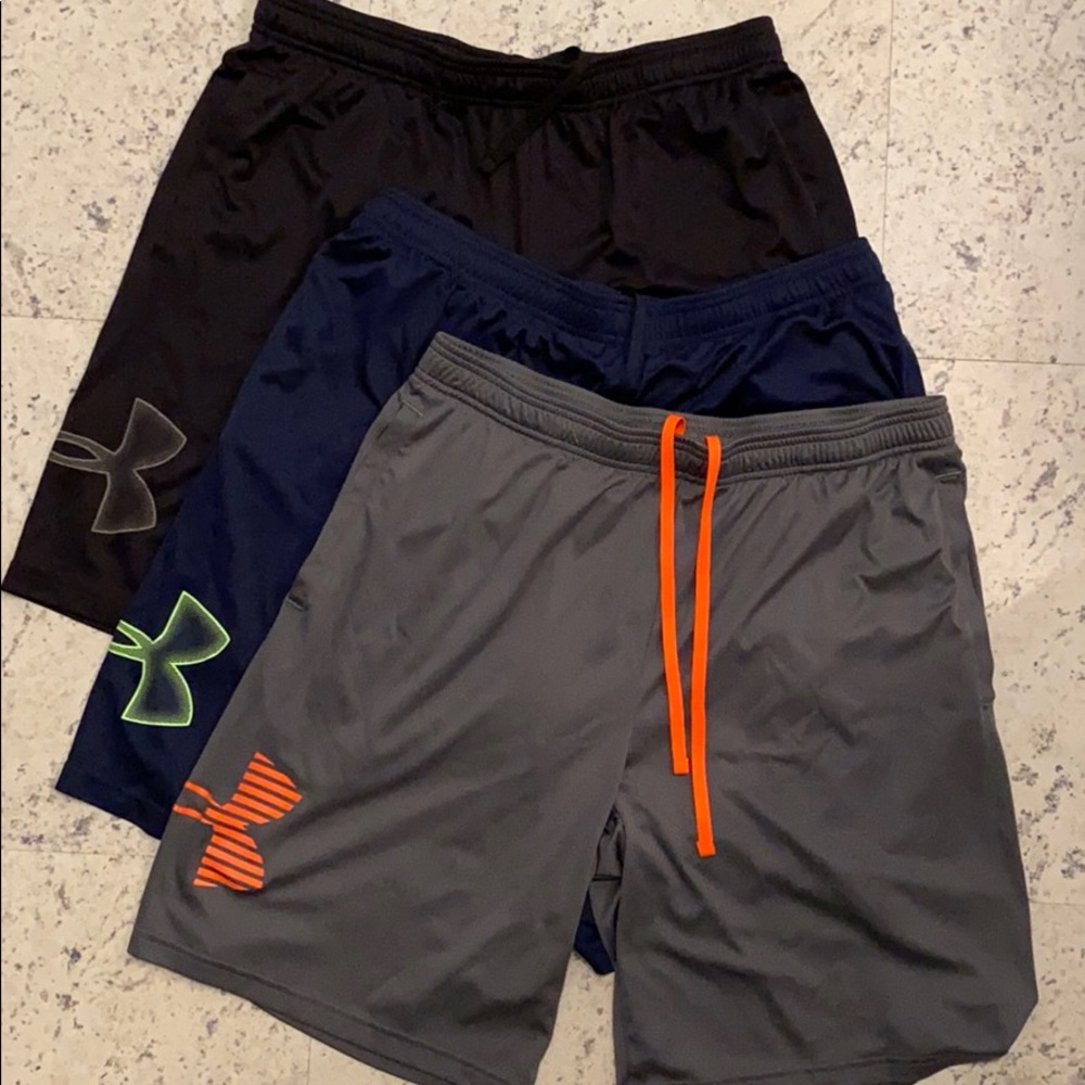 ❌ SOLD❌ Under Armour Men’s Tech Graphic Shorts